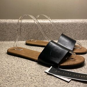 Charles Albert Black Slip On Sandals Size 8/9